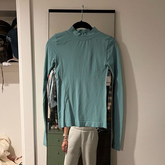 NWT free people seamless Rocky turtleneck - Picture 3 of 3